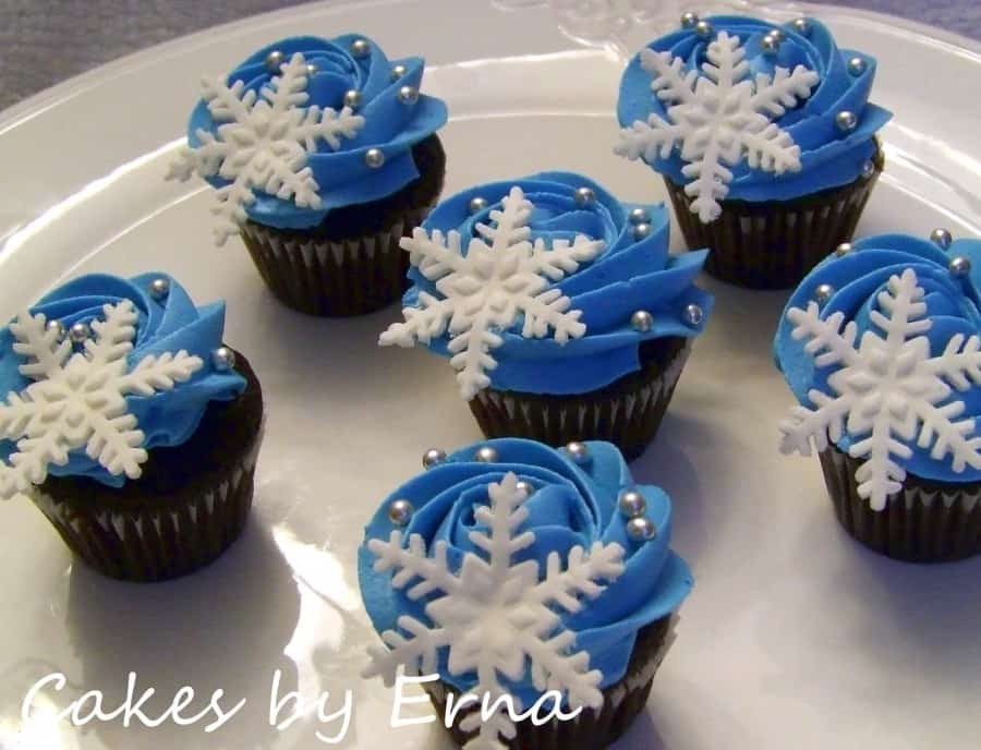 snowflake cupcakes
