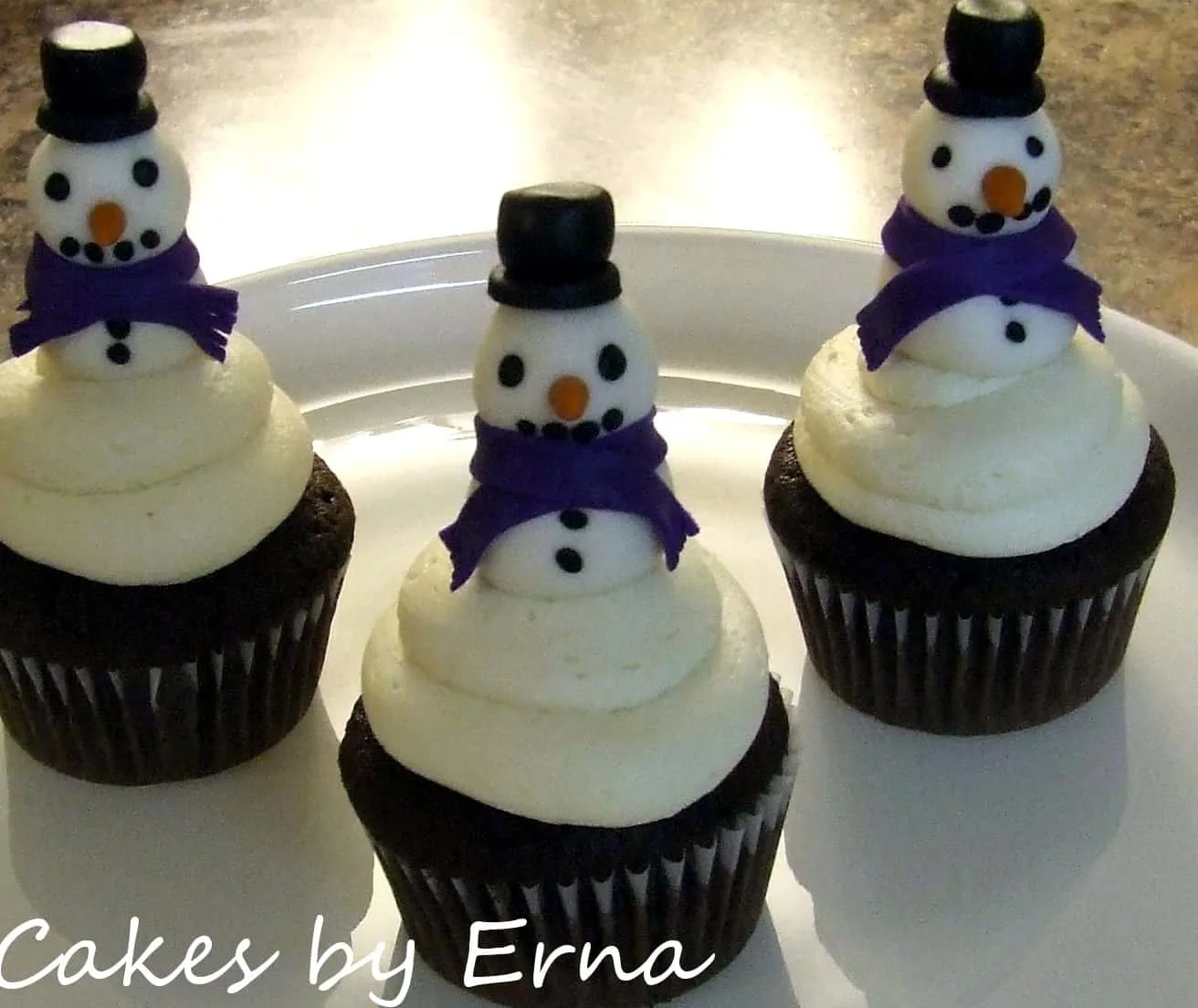 Snowman cupcakes