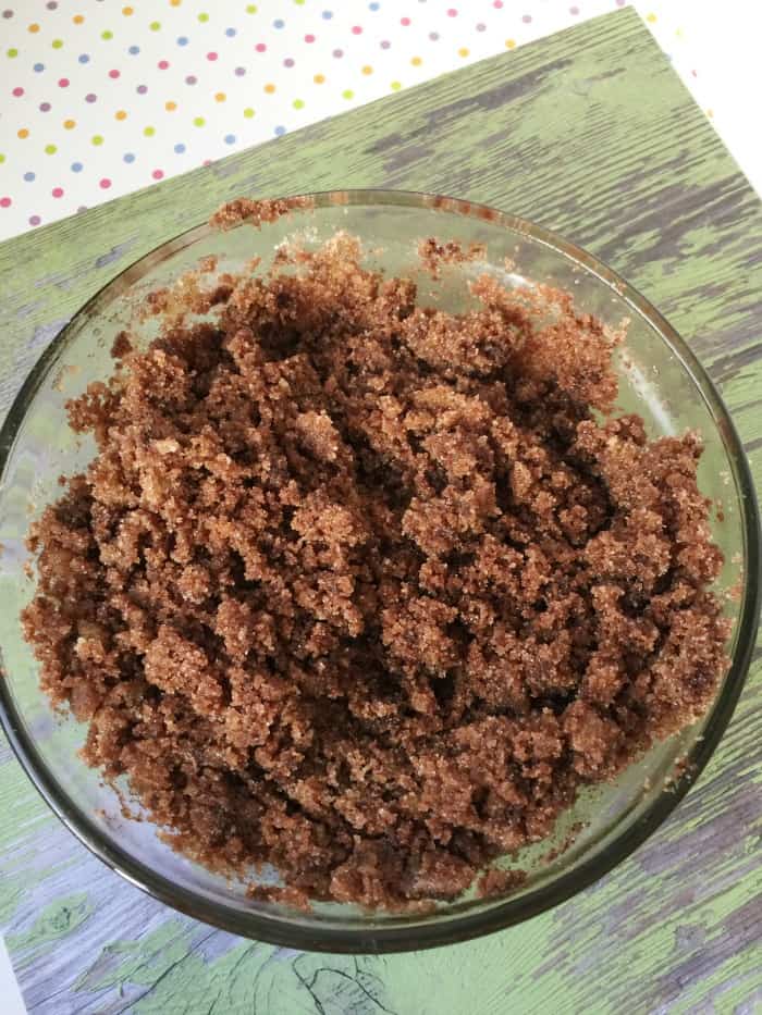 This DIY Chocolate Mint Sugar Scrub is a treat for your skin and your nose. This recipe smells like Thin Mints and will yield 2 cups!