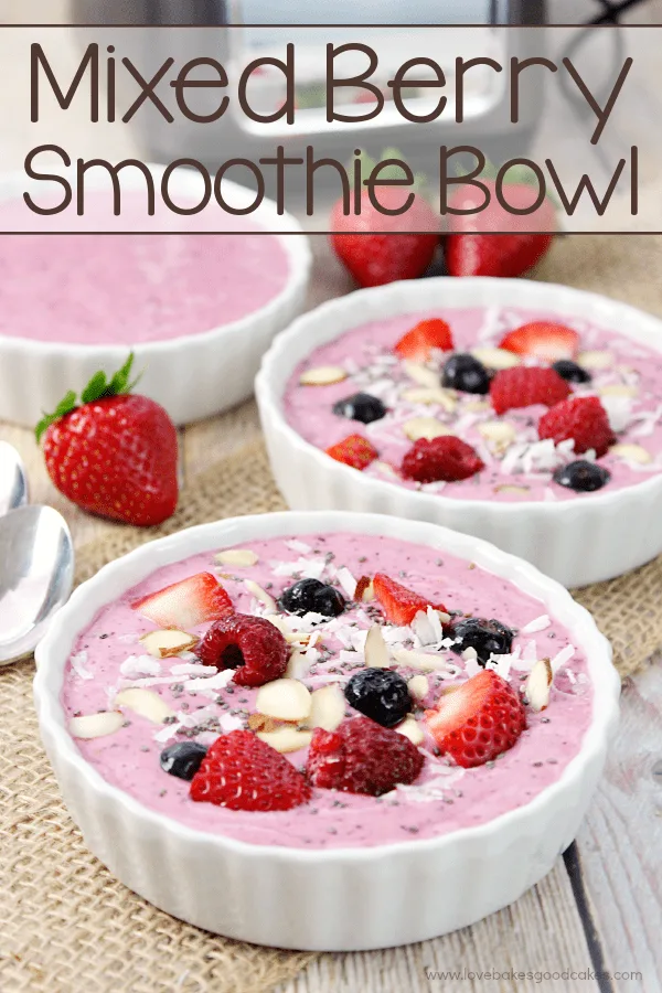 mixed berry smoothie bowl
