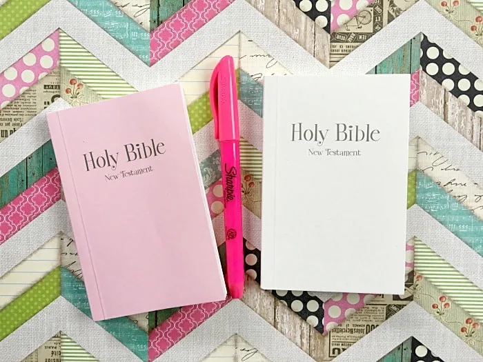 This BFF Bible makes a great DIY friendship gift!