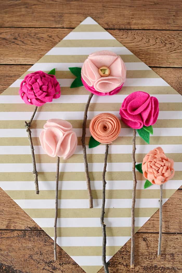 Felt Flowers - Crafts - DIY Inspiration