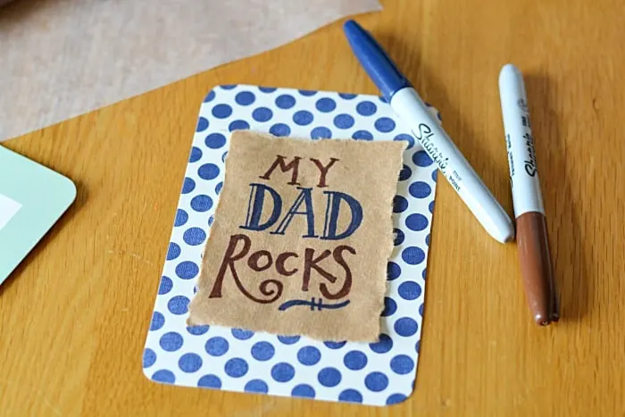 This DIY My Dad Rocks picture frame is the perfect DIY Father's Day Gift that dad could proudly display on his desk at work.