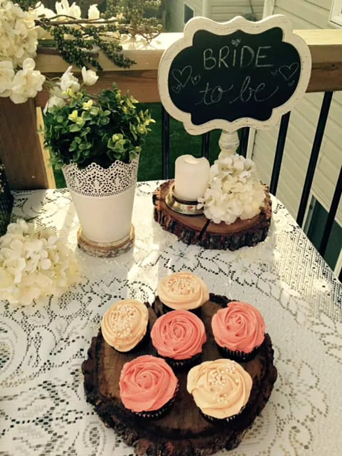 This GARDEN THEMED BRIDAL SHOWER would be perfect for summer brides!