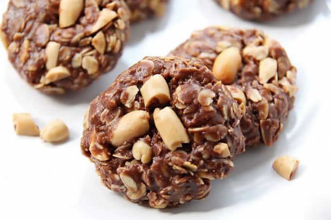 NO-BAKE CHOCOLATE PEANUT BUTTER OAT COOKIE
