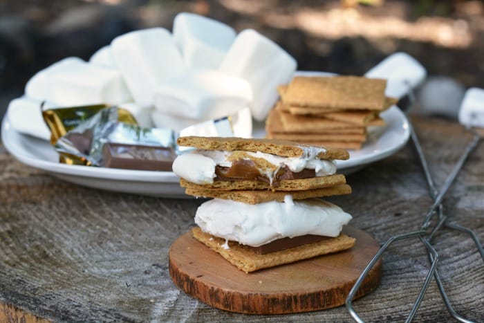 These CARAMEL CAMPFIRE SMORES will leave you wanting some more :)